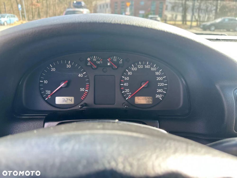 Volkswagen Passat 1.9 TDI - 12