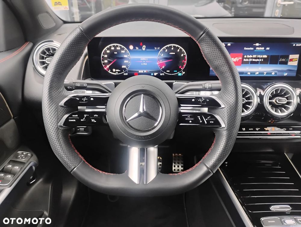 Mercedes-Benz GLB 200 mHEV AMG Line 7G-DCT - 19