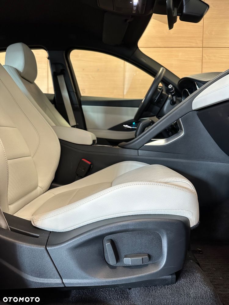 Jaguar E-Pace 2.0 i4P AWD R-Dynamic - 9