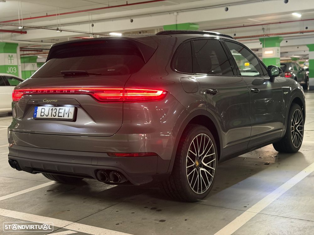 Porsche Cayenne E-Hybrid - 1