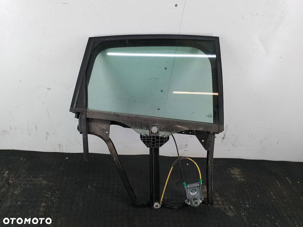 PODNOŚNIK SZYBY PRAWY TYŁ Z STELAŻEM AUDI A2 8Z0839754A - 1