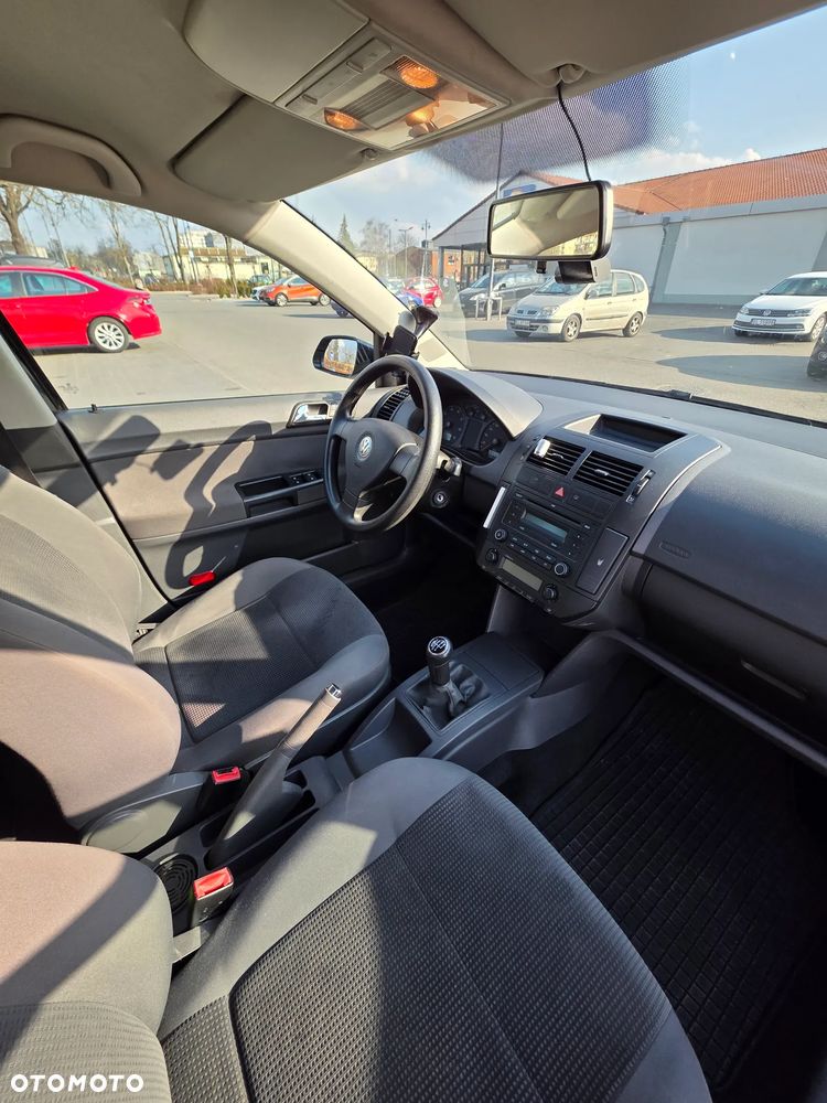 Volkswagen Polo 1.4 Comfortline - 24