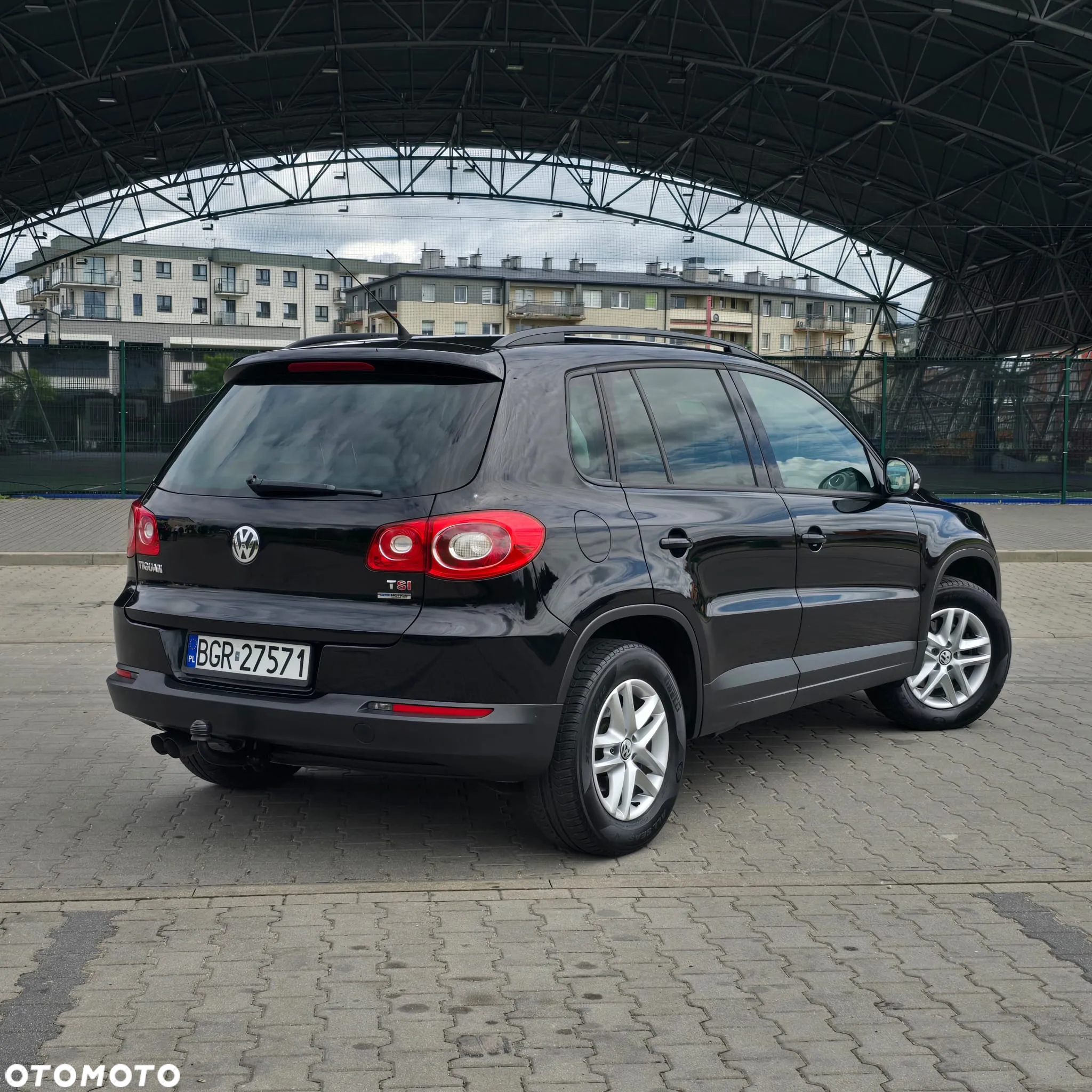 Volkswagen Tiguan - 11