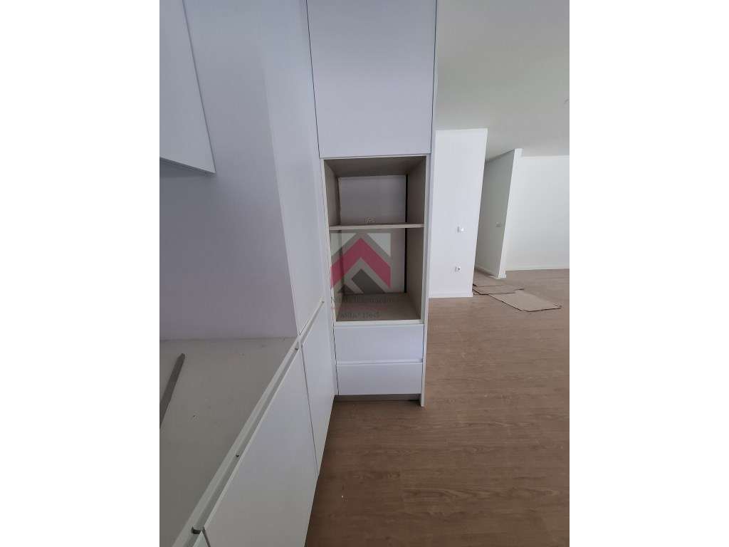 Apartamento T3 com Terraço no R/Chão em Esgueira, Aveiro - Grande imagem: 3/53