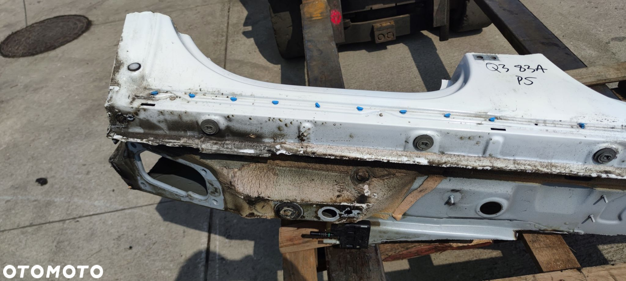 ĆWIARTKA PRÓG PRAWA STRONA AUDI Q3 II 83A F3B - 12
