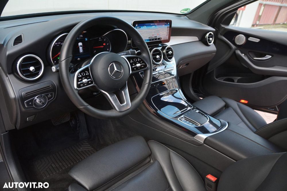 Mercedes-Benz GLC 300 e 4Matic 9G-TRONIC AMG Line - 19