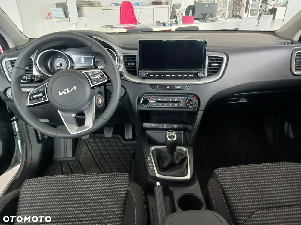 Kia Ceed - 5