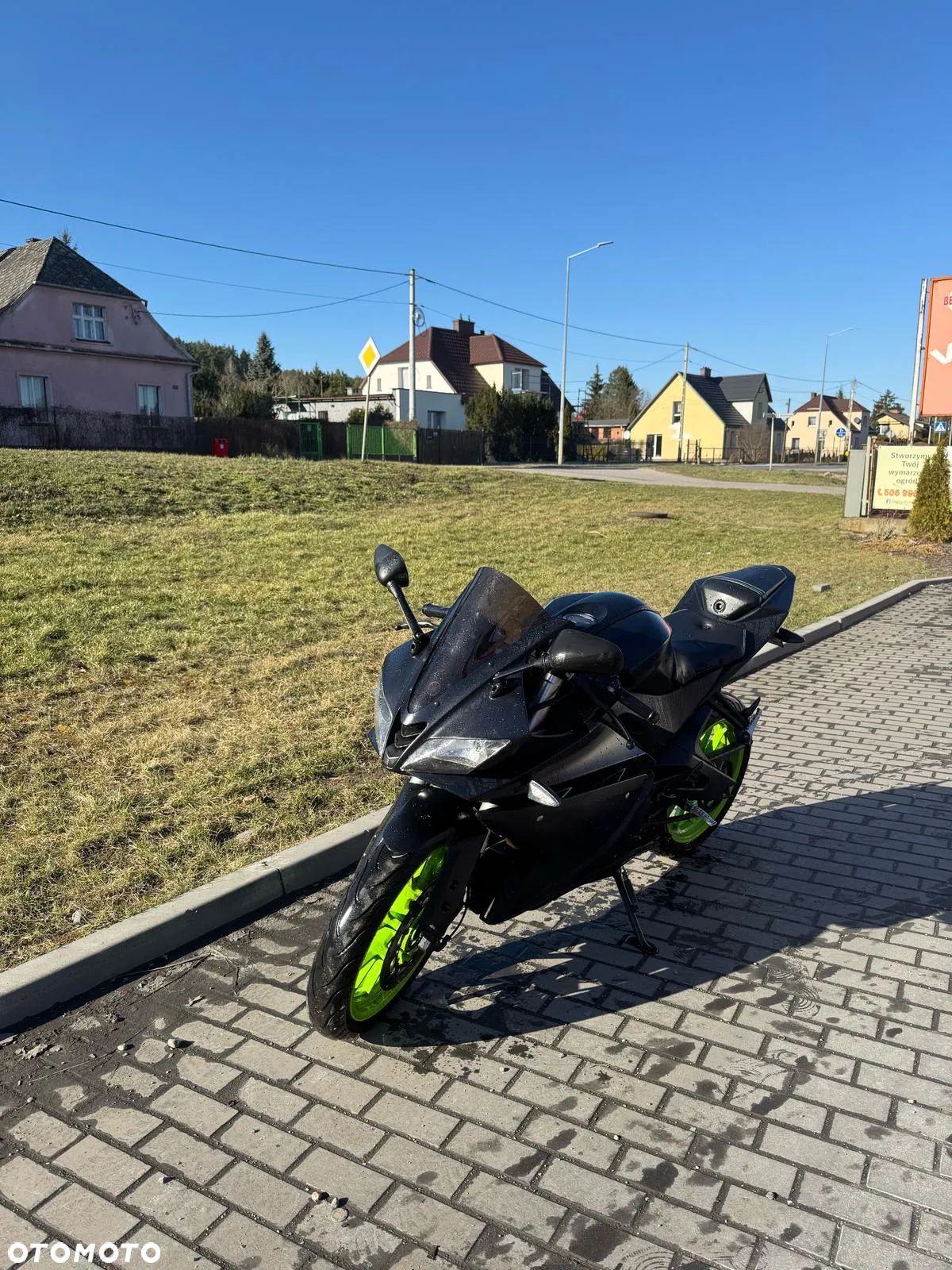 Yamaha YZF - 6