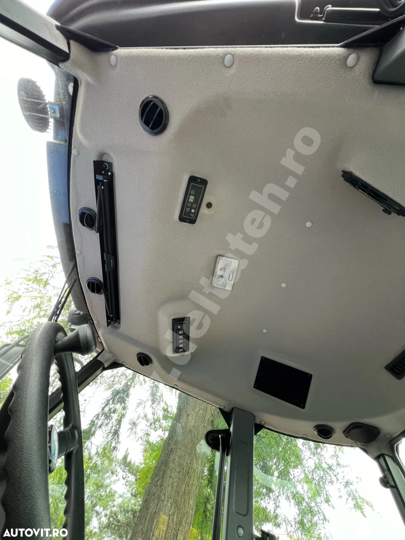 Solis Tractor NOU, Model S50 + CABINA - 2