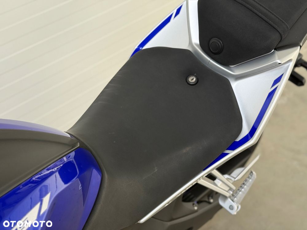 Yamaha MT - 28