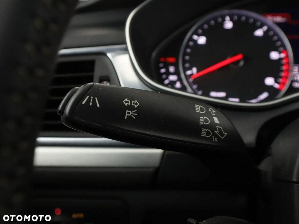 Audi A6 Avant 2.0 TDI quattro S tronic - 33