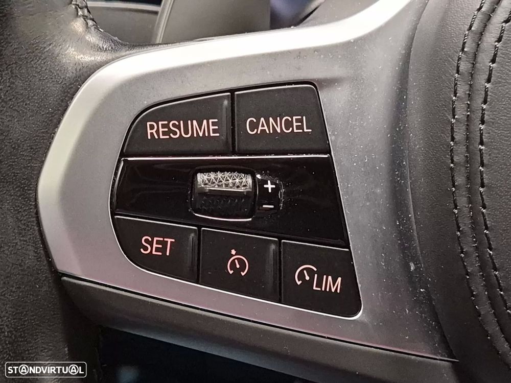 BMW 530 e Pack Desportivo M - 12