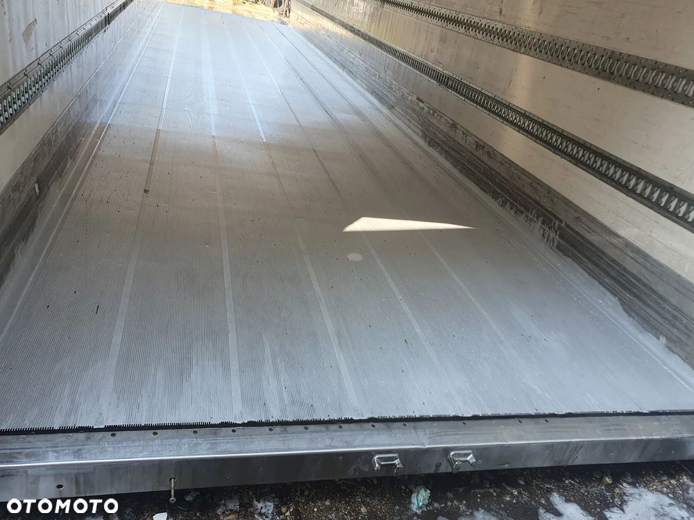 Blacha aluminiowa z naczepy Krone - 1