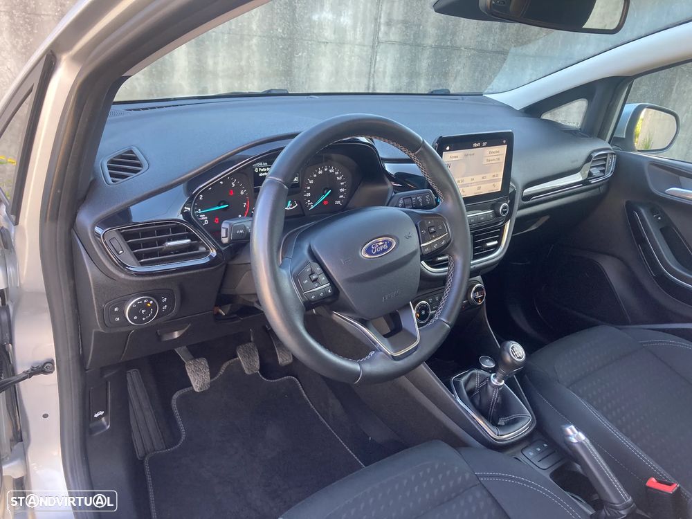 Ford Fiesta 1.0 EcoBoost S&S TITANIUM - 10