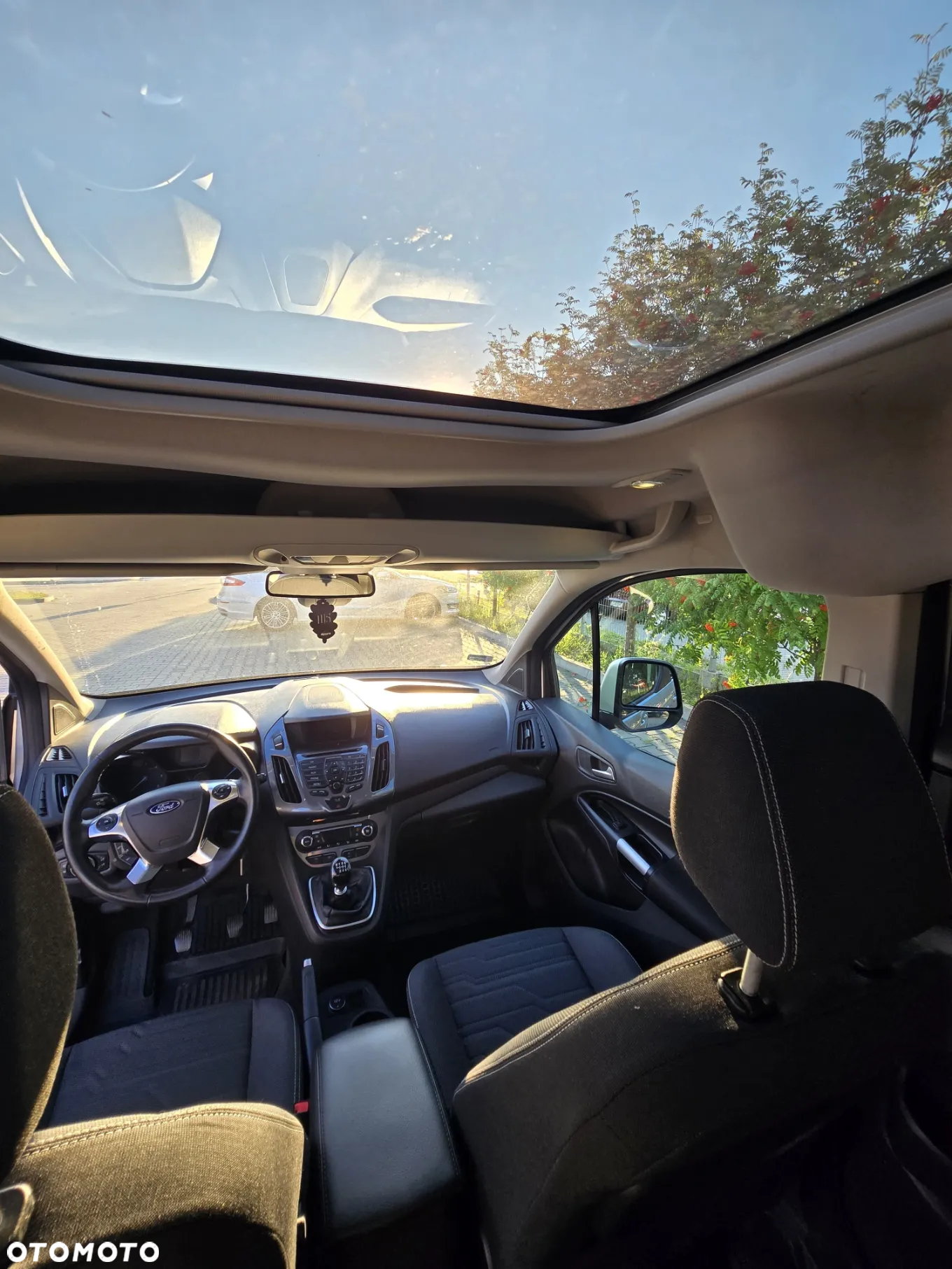 Ford Tourneo Connect Gr 1.5 TDCi Trend - 9