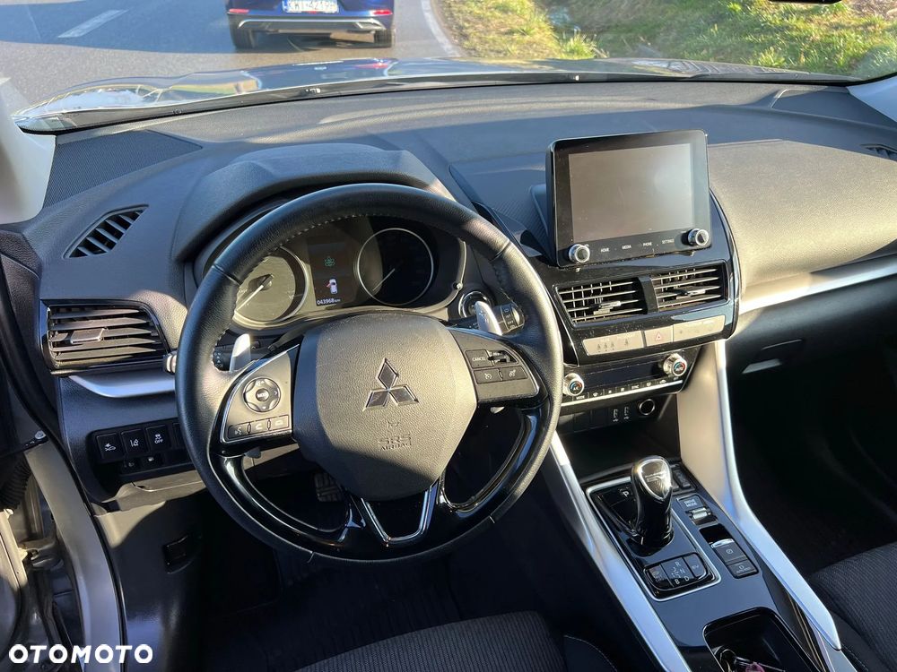 Mitsubishi Eclipse Cross - 8