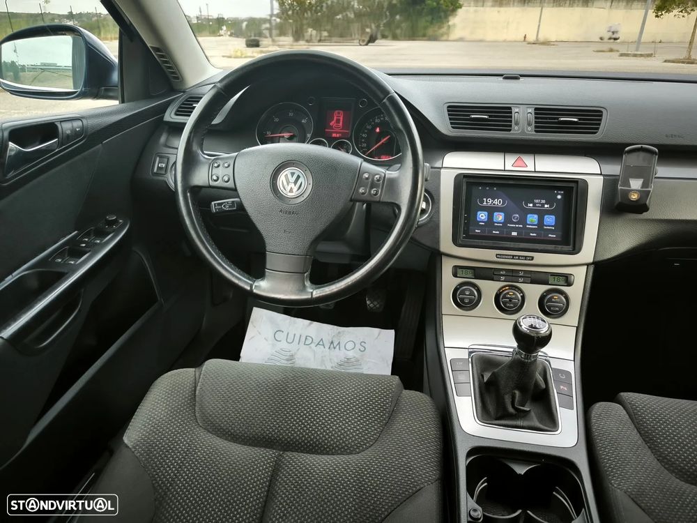 VW Passat Variant 2.0 TDI Confortline - 19