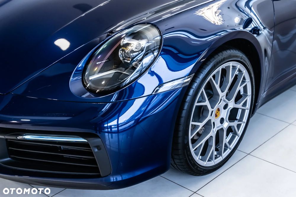 Porsche 911 Targa 4 - 5