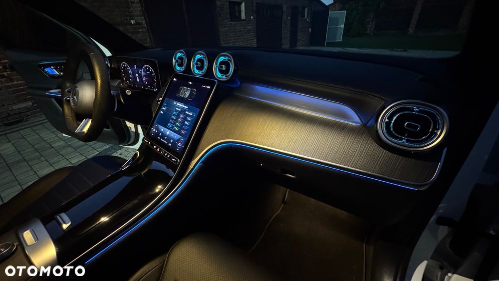 Mercedes-Benz GLC - 34