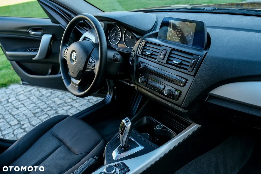 BMW Seria 1 120d Sport-Aut - 23