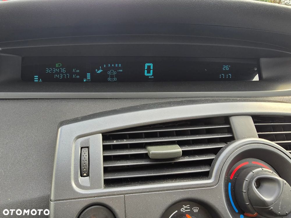 Renault Scenic - 8