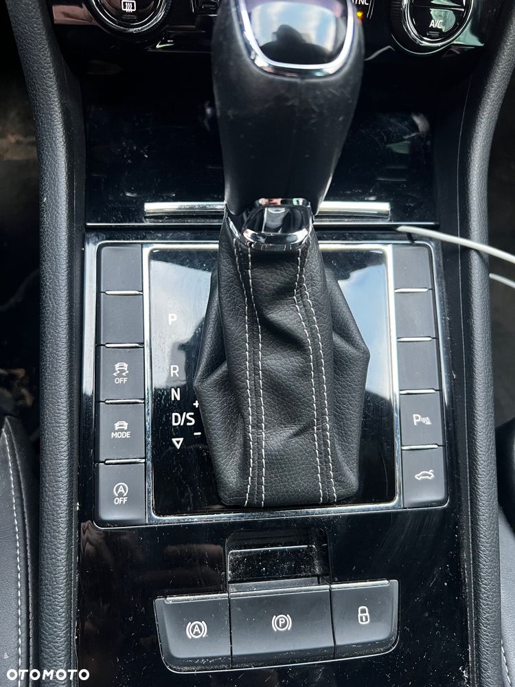 Skoda Superb 2.0 TDI Sportline DSG - 14