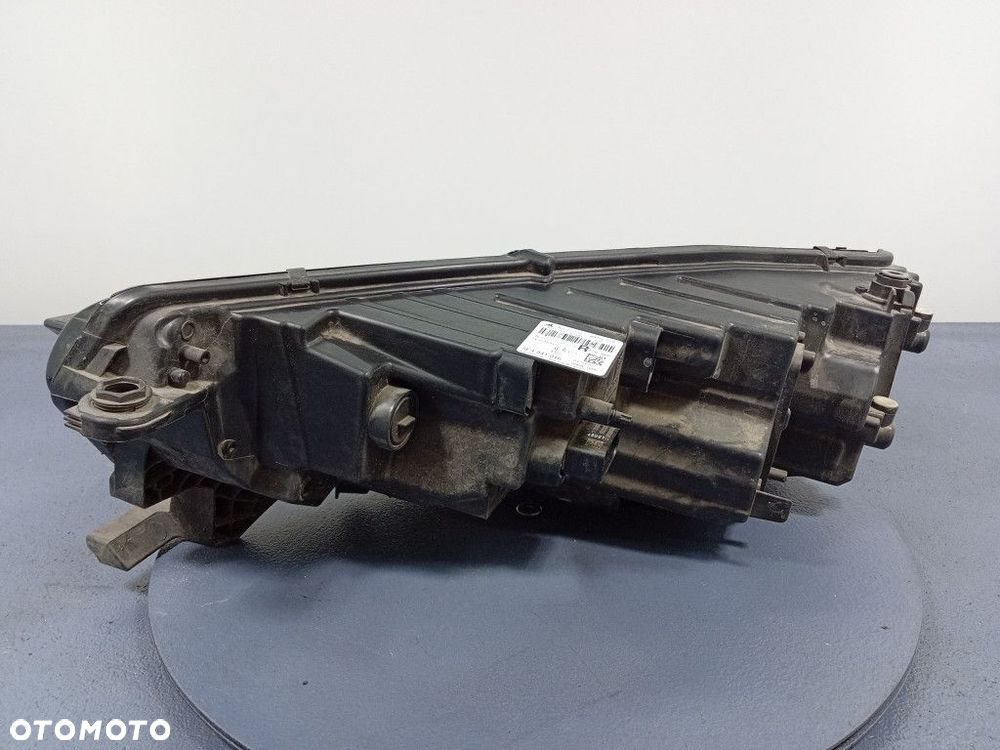 OCTAVIA IV 20- REFLEKTOR PRAWY FULL LED 5E4941016 - 2