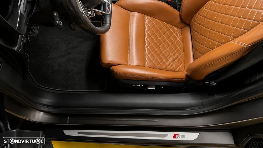 Audi R8 Spyder - 12