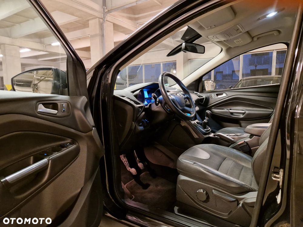 Ford Kuga - 12