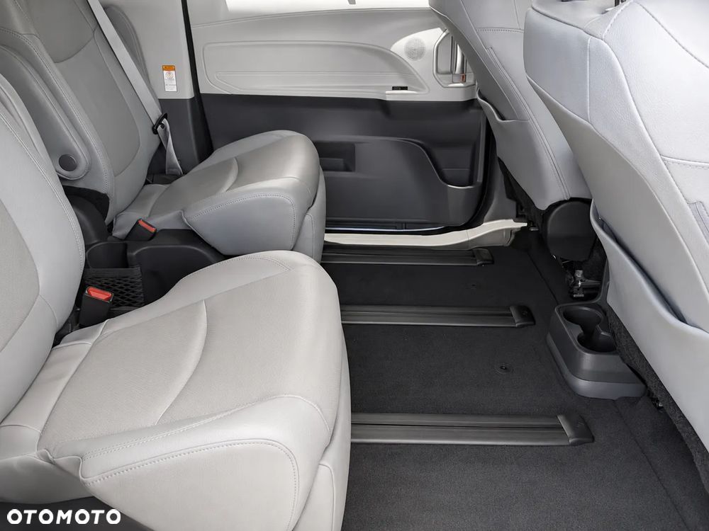 Toyota Sienna - 23