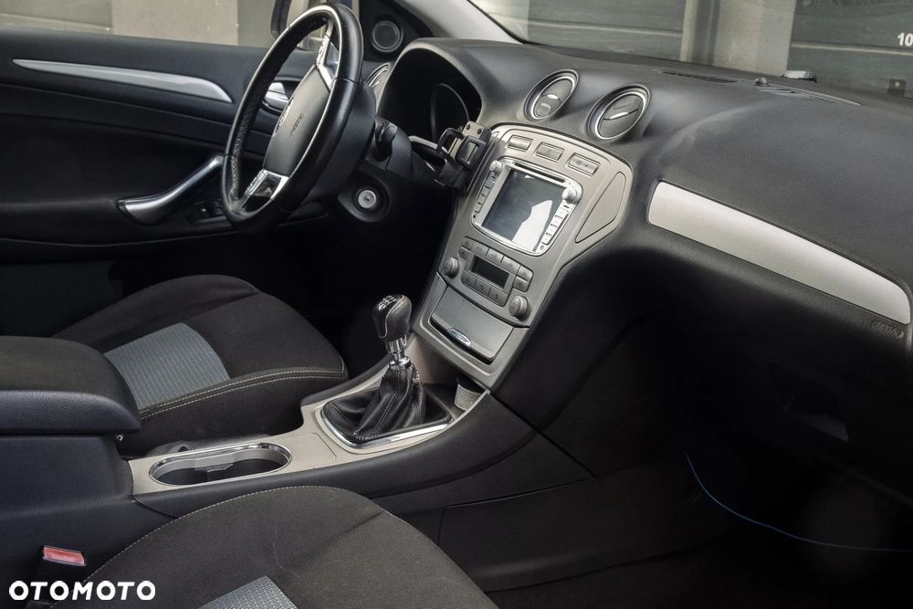 Ford Mondeo 2010 photo 3