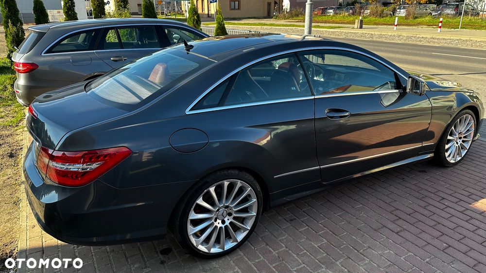 Mercedes-Benz Klasa E 220 CDI BlueEff - 4