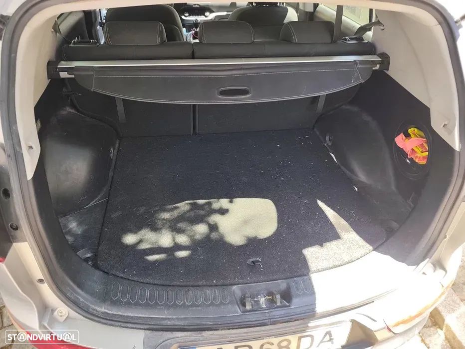 Kia Sportage 2,0 CRDI AWD Vision - 4