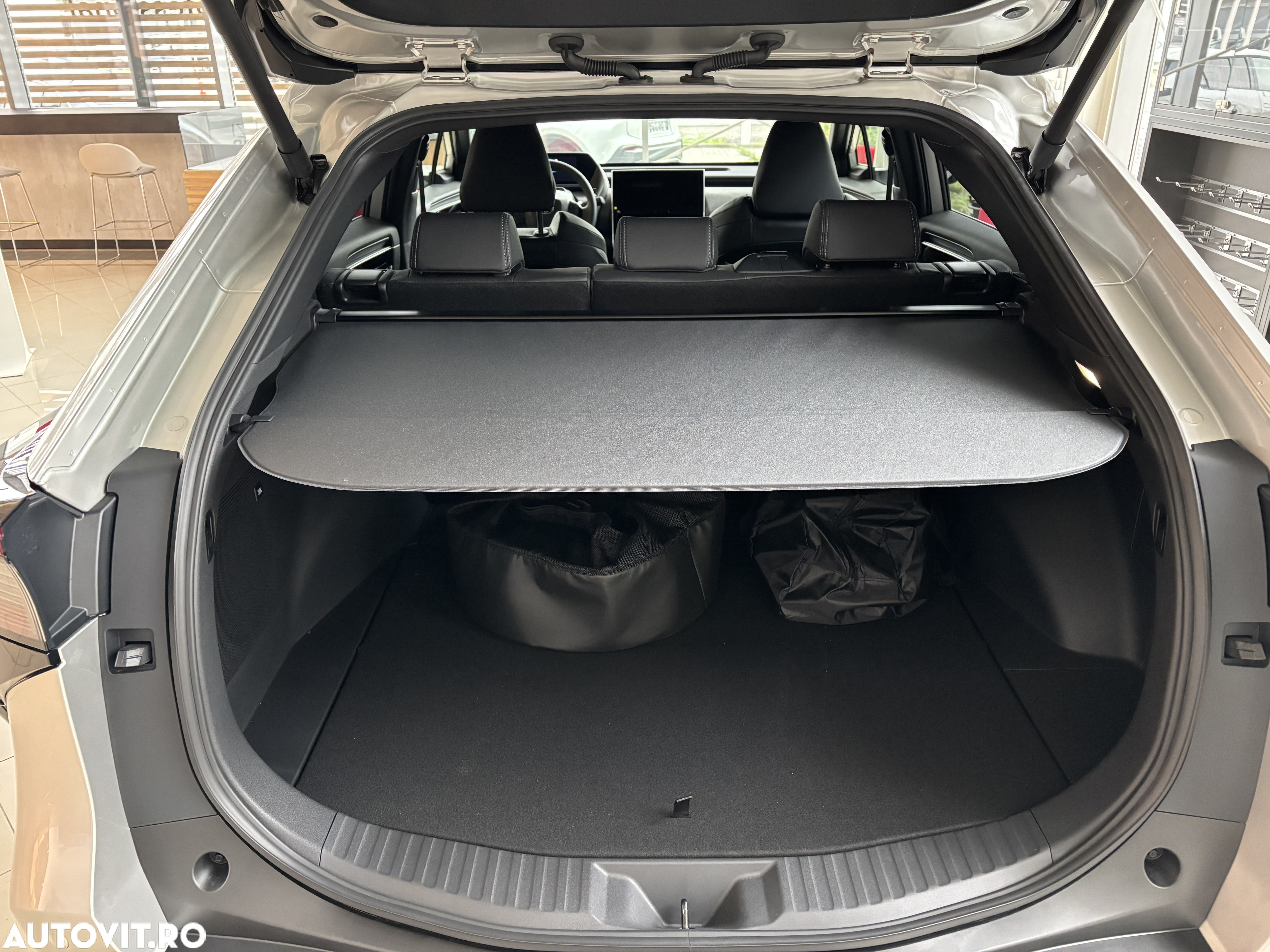 Toyota BZ4X 160 KW AWD (4x4) Luxury Solar Edition - 8