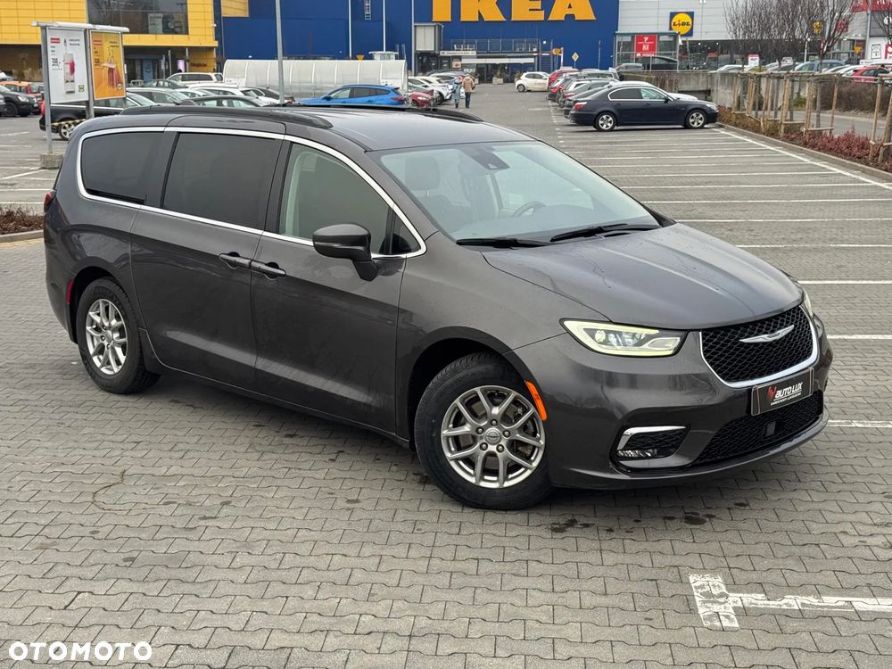 Chrysler Pacifica - 2