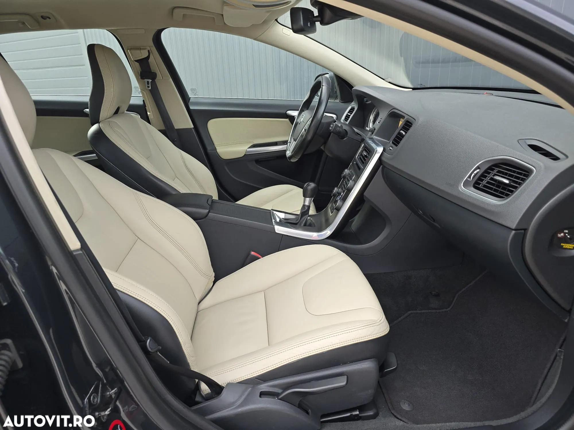 Volvo V60 D3 Start-Stop Momentum - 16