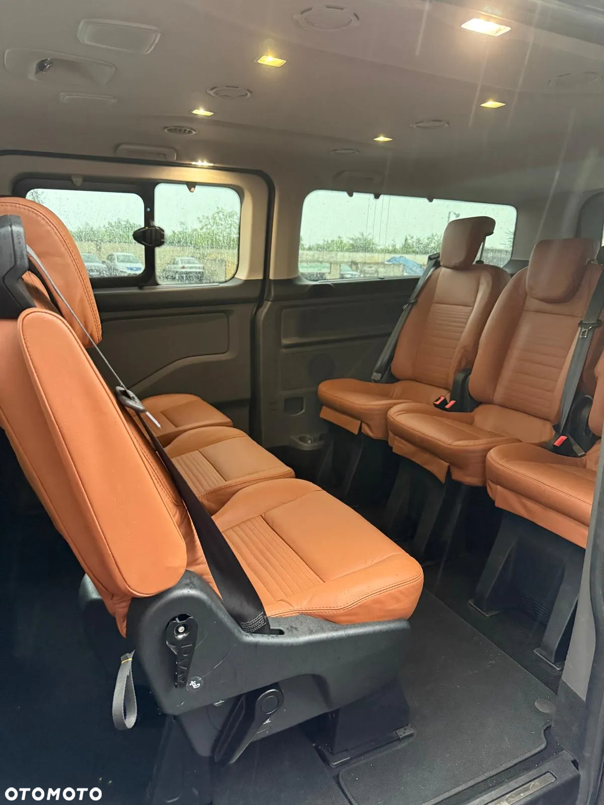 Ford Tourneo Custom - 18