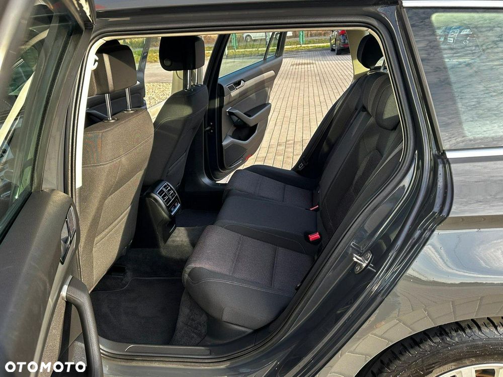 Volkswagen Passat Variant - 13