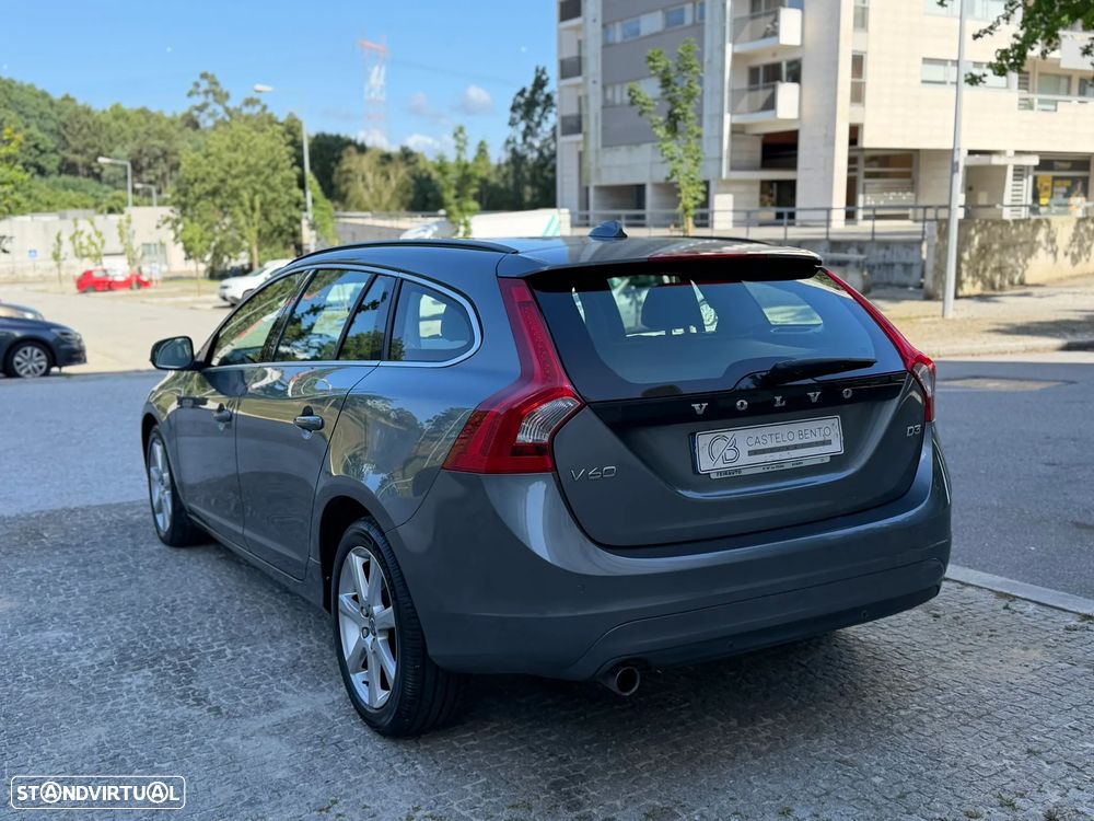 Volvo V60 2.0 D3 Summum - 4