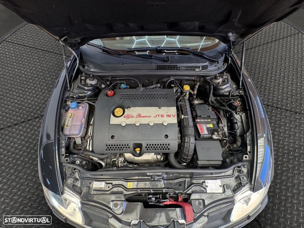 Alfa Romeo GT 2.0 JTS Selespeed - 21