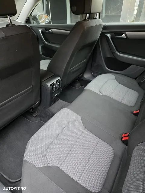 Volkswagen Passat - 10