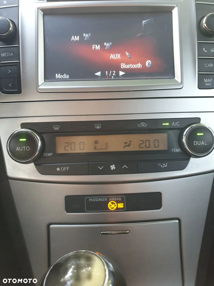 Toyota Avensis 2.0 D-4D Style - 10