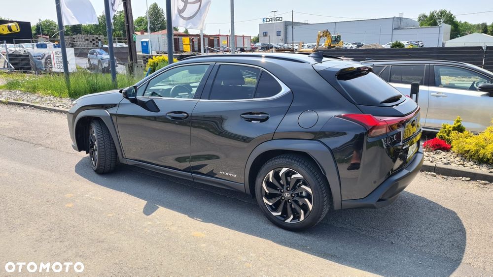 Lexus UX 250h GPF Prestige AWD - 36