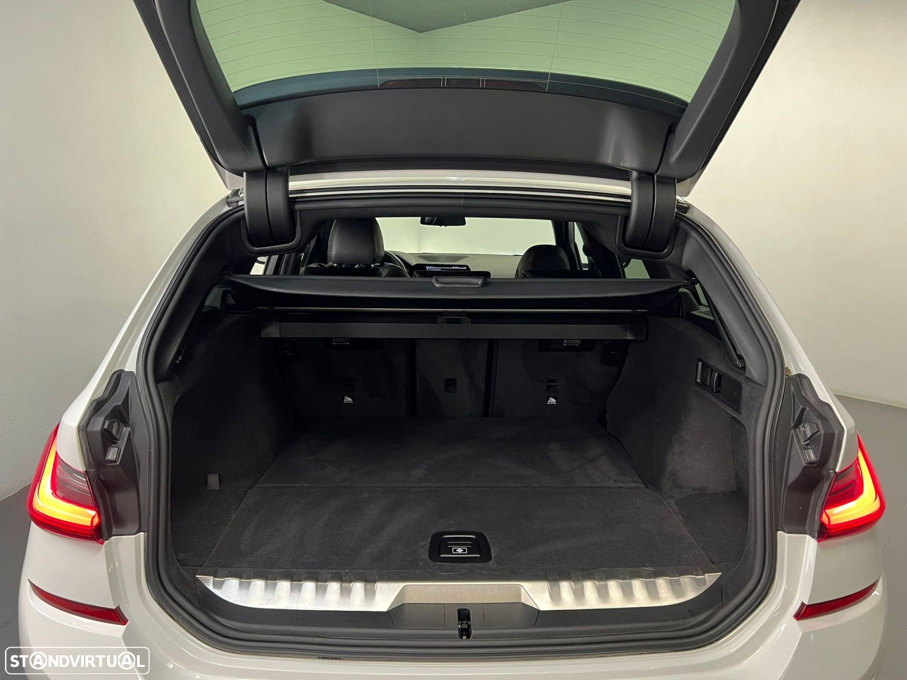 BMW 330 e Touring Pack M Auto - 25