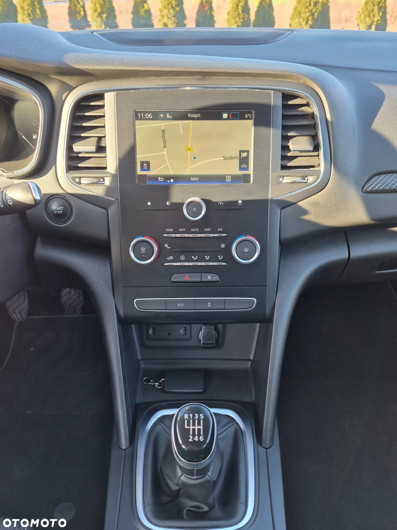 Renault Megane 1.5 Blue dCi Zen - 13