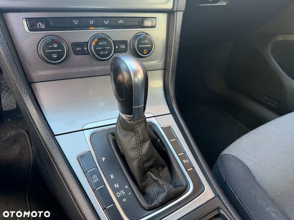 Volkswagen Golf - 12