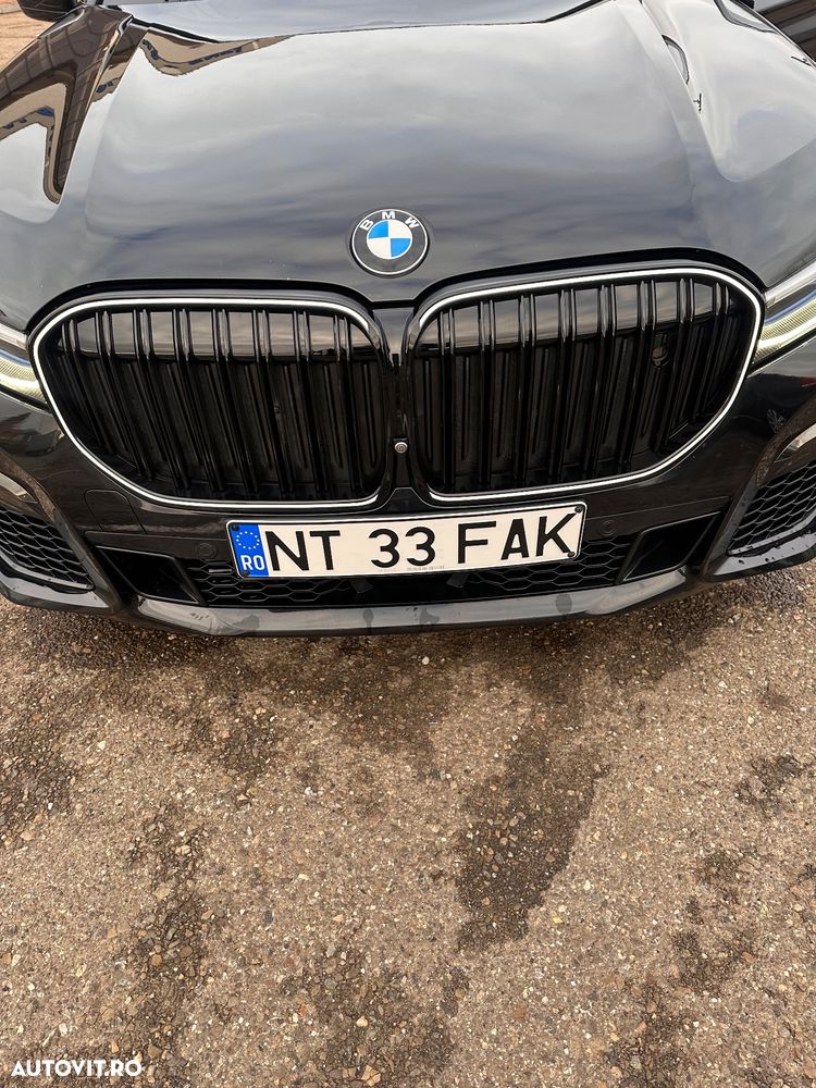 BMW Seria 7 740d xDrive MHEV - 14