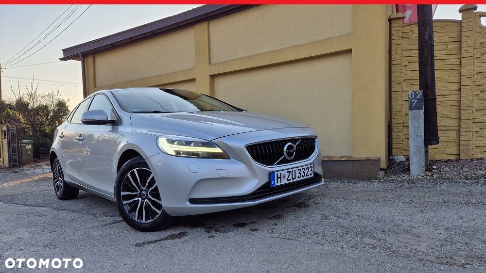 Volvo V40 D2 Momentum - 1