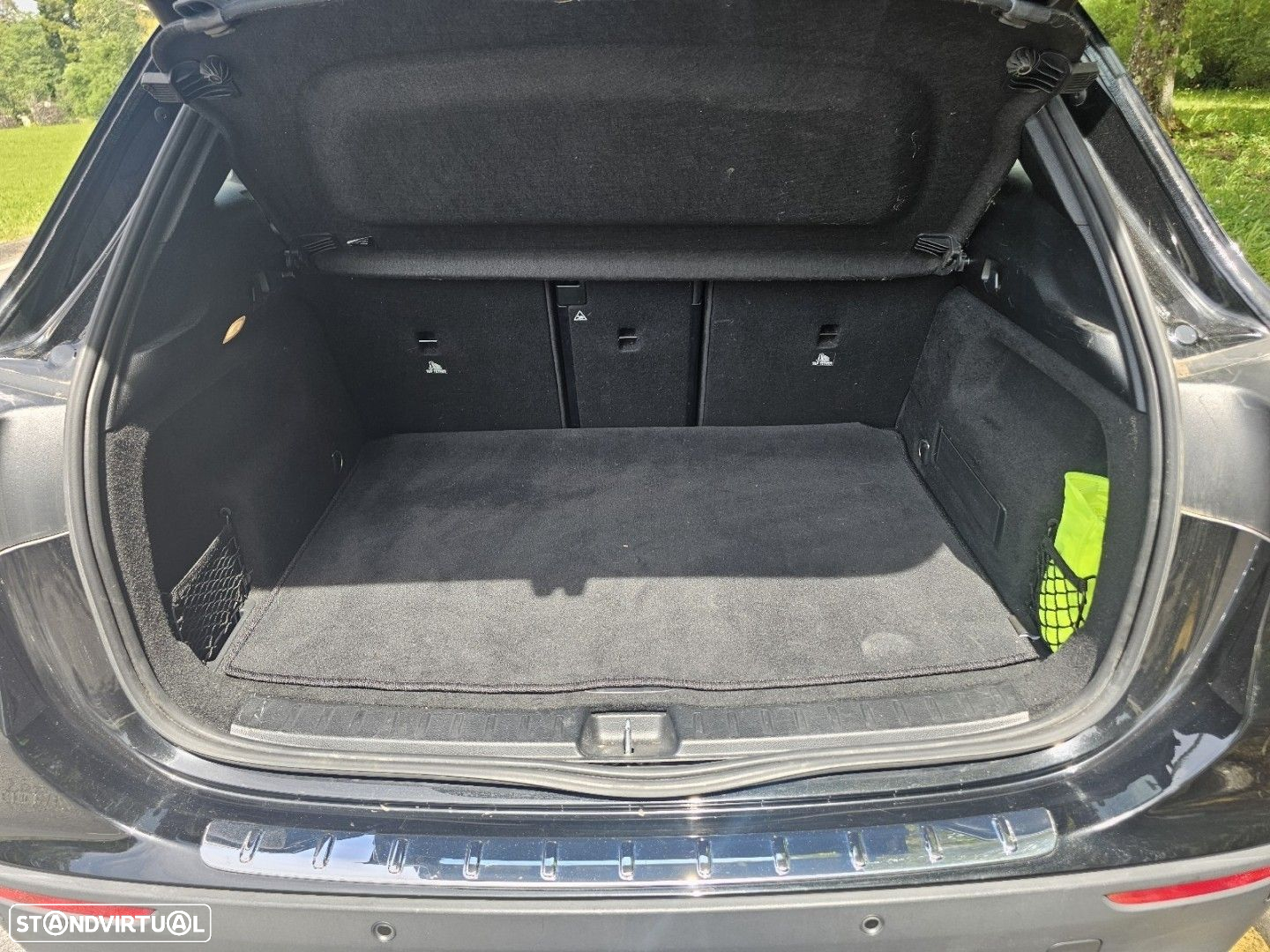 Mercedes-Benz GLA 180 d 8G-DCT - 37