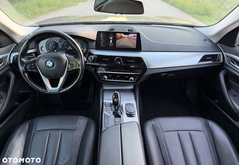 BMW Seria 5 520d xDrive Luxury Line sport - 23